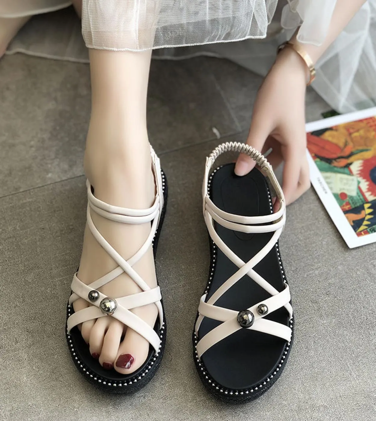 2022 Sandali con zeppa bohémien Scarpe con tacco da donna comode Scarpe da donna estive da spiaggia di grandi dimensioni Gladiat