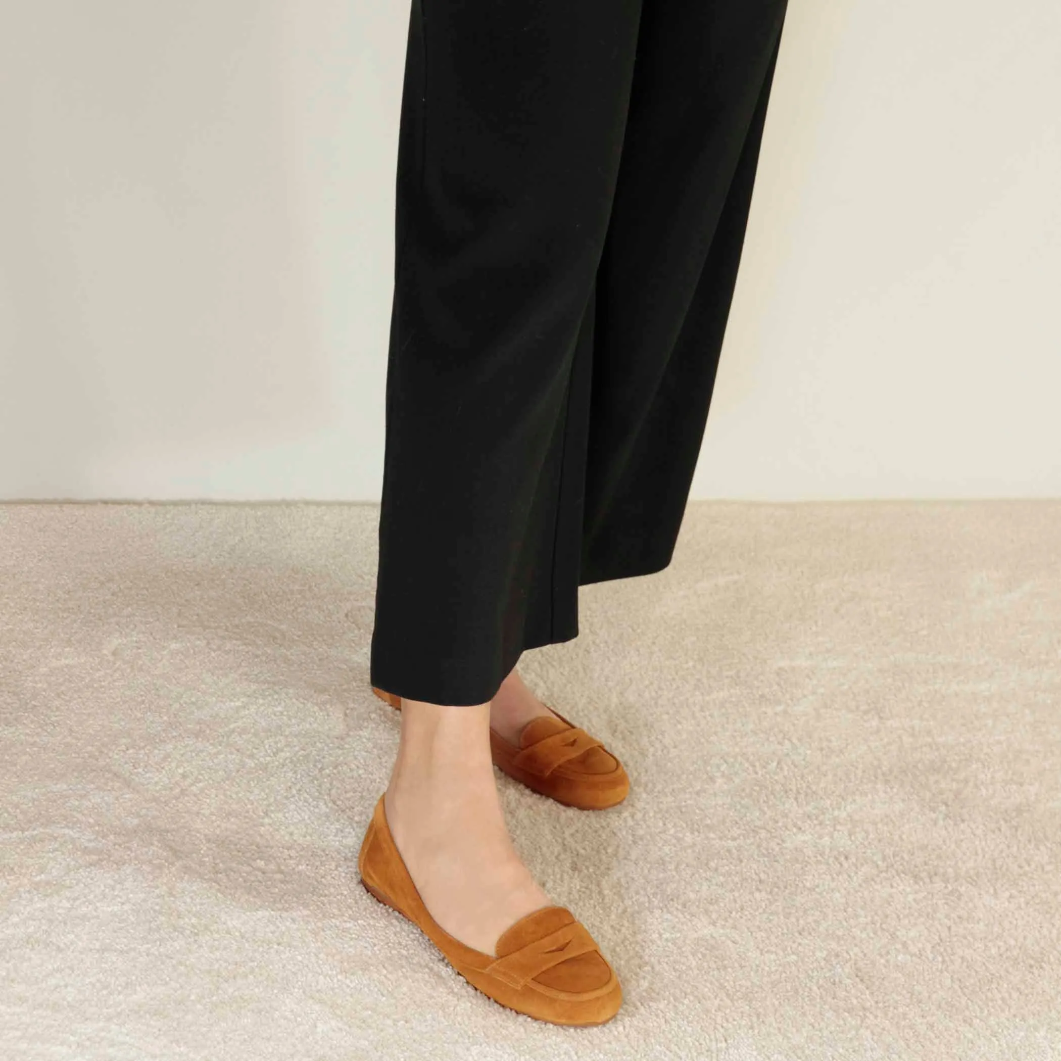 Ballerina classica da donna in pelle scamosciata colore marrone