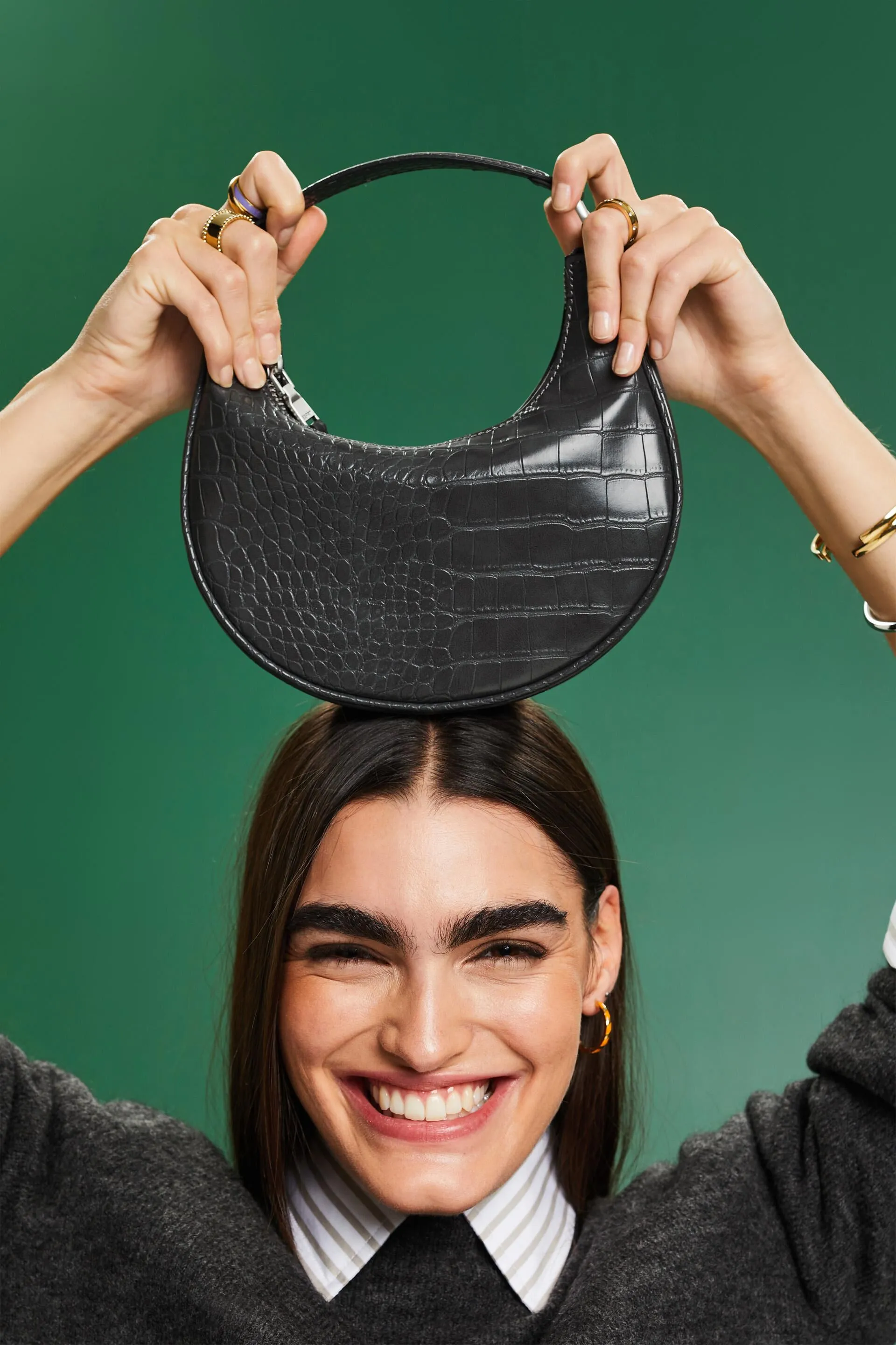 Borsa a mezzaluna in similpelle