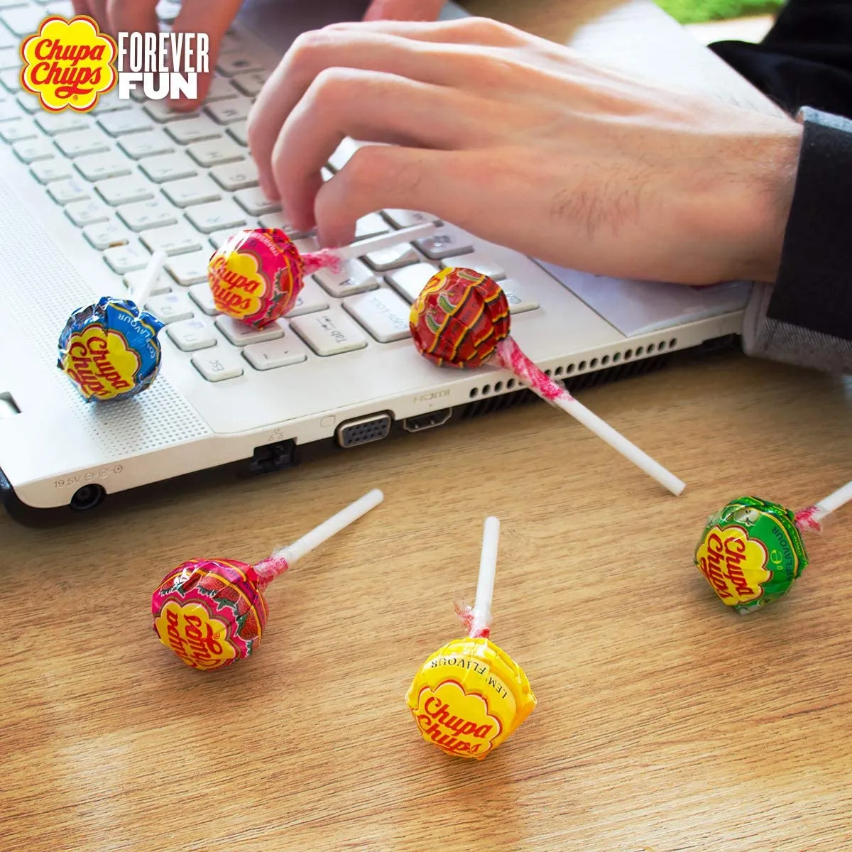 Chupa Chups Margherita, Confezione Speciale, Gusti Assortiti Frutta e Cola, Idea Regalo per Feste e Compleanni, Ottimo per Hallo