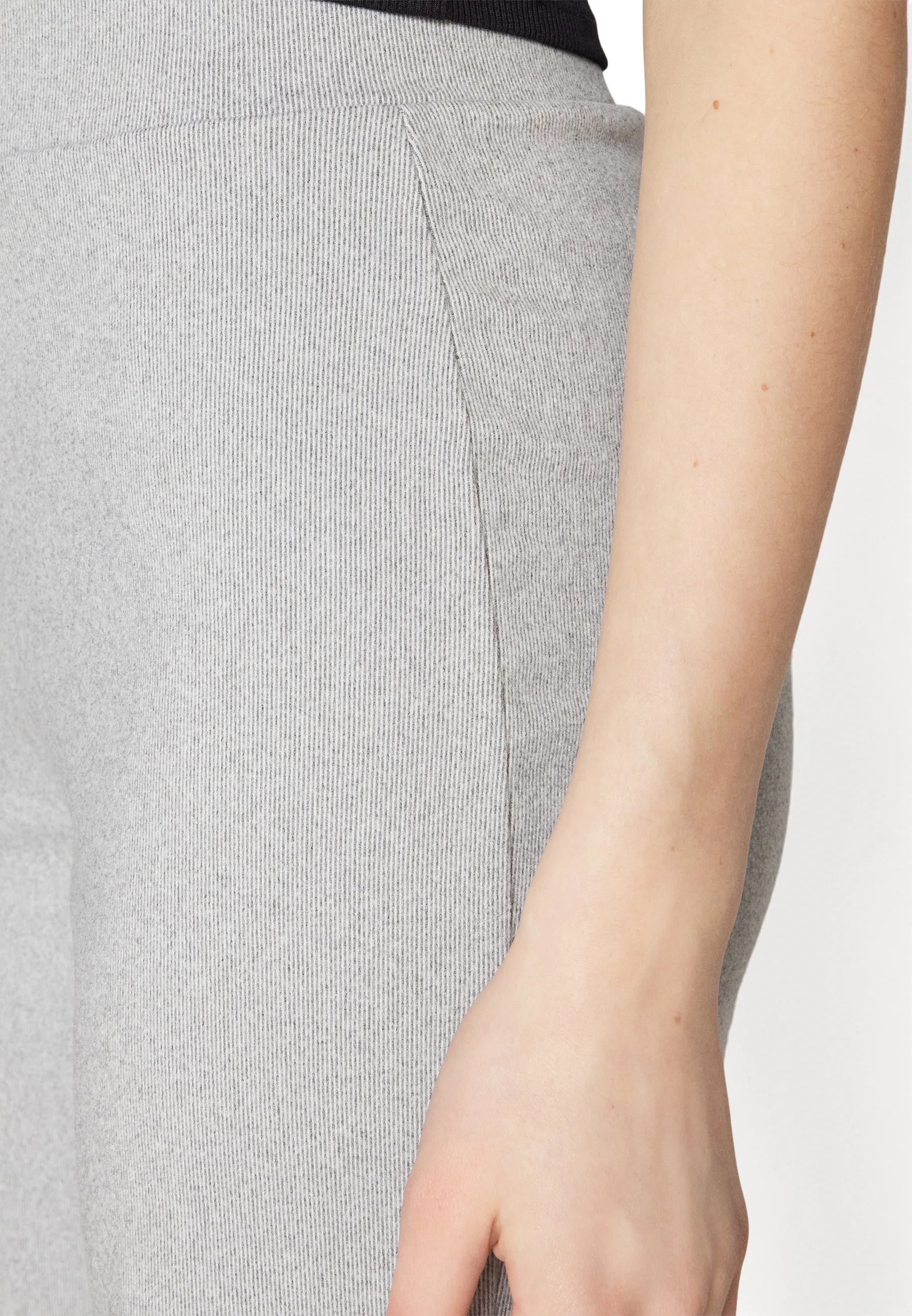 FLARE BRUSHED RIB PANTS - Pantaloni