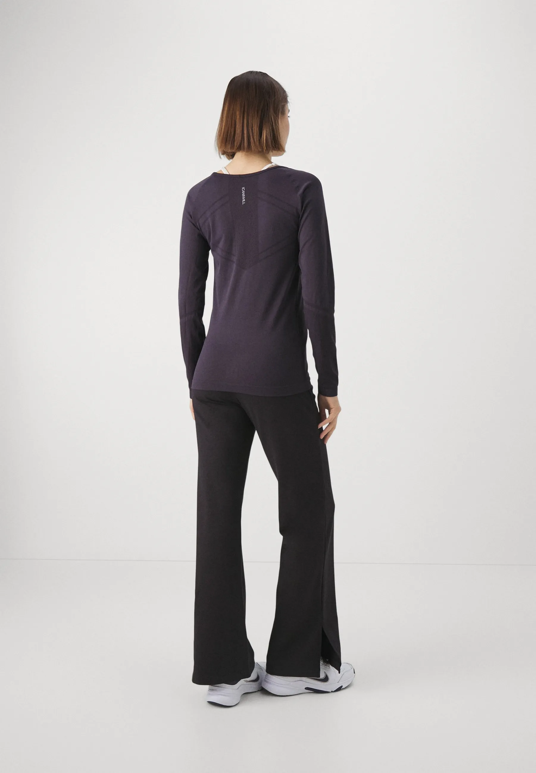 ICONS FLARE PANTS - Pantaloni sportivi