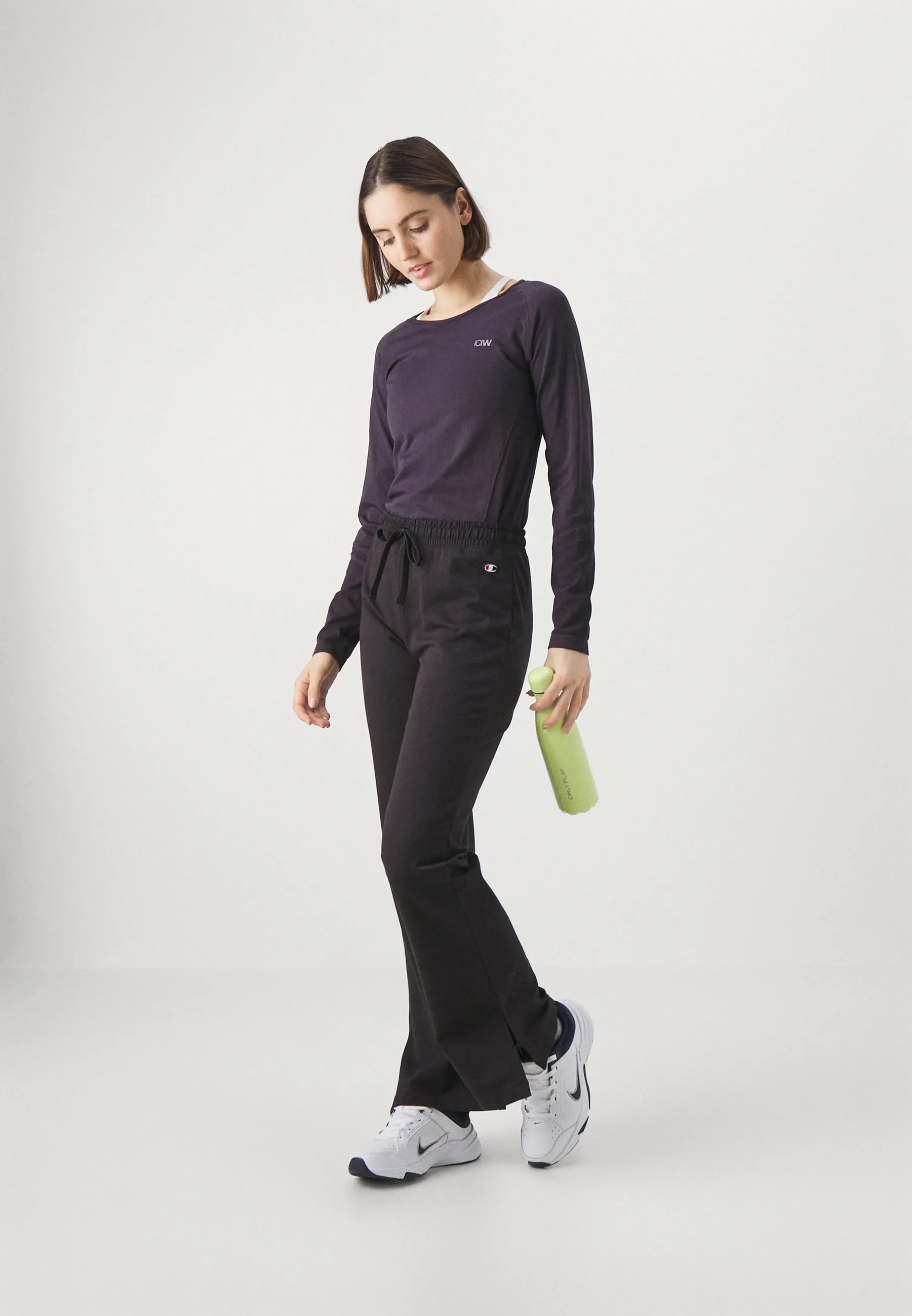ICONS FLARE PANTS - Pantaloni sportivi
