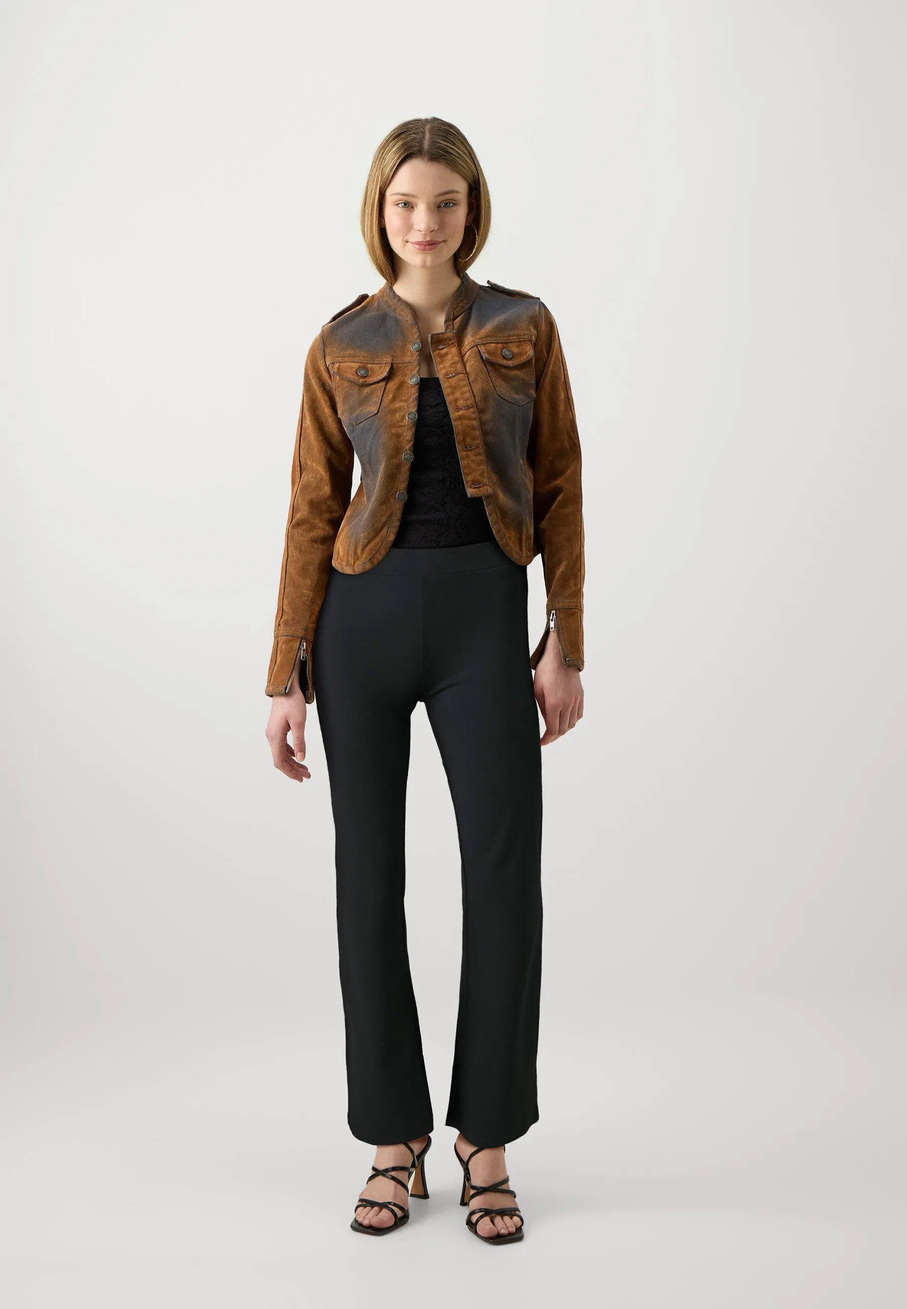 JDYPRETTY FLARE PANT  - Pantaloni