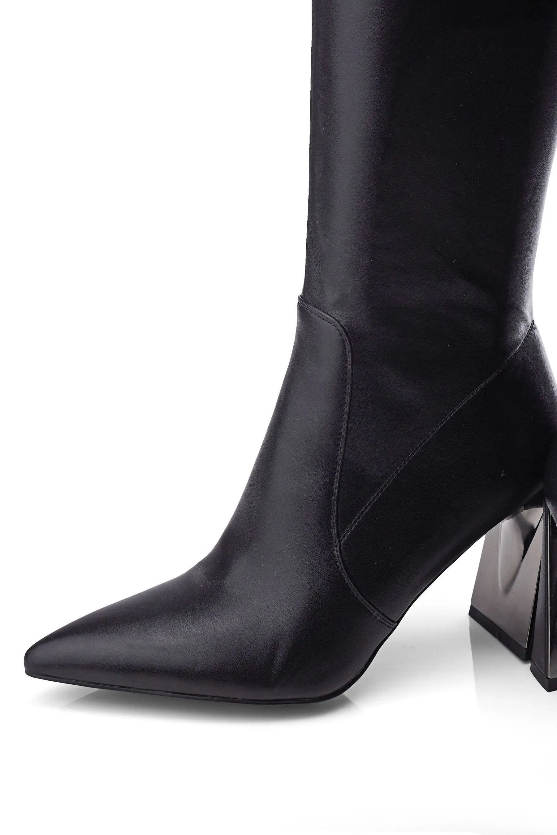 Moda in Pelle - Tamika - Nero elegante elasticizzata con tacco sottile e retro metallizzato - Stivali