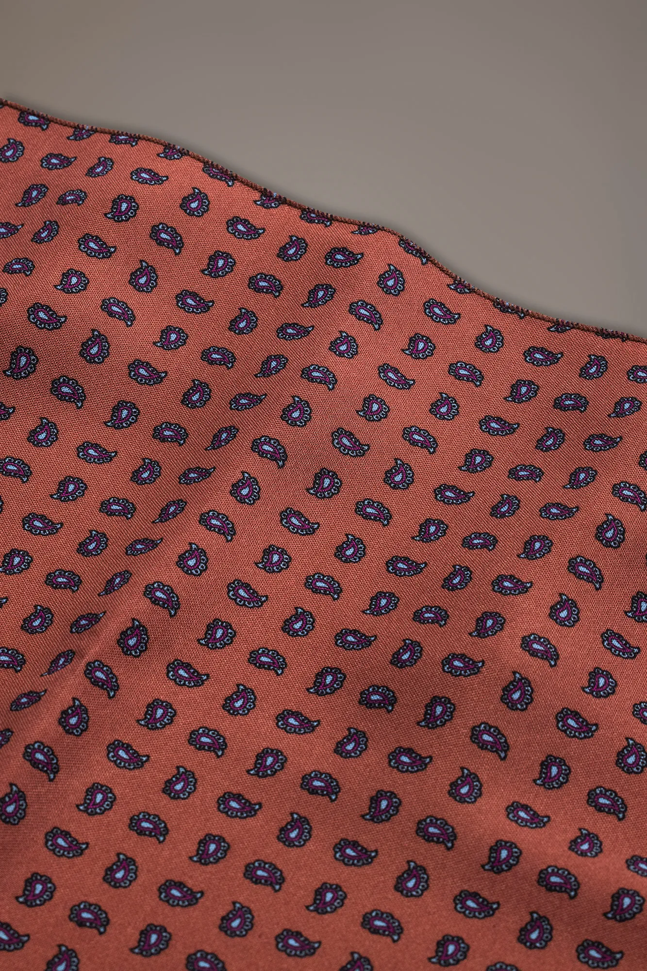 Pochette disegno fantasia uomo red o rust