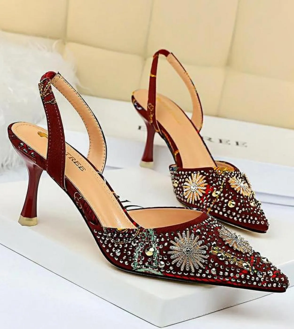 Pompe da donna estive Scarpe con tacco alto a punta con strass di seta Scarpe da donna Scarpe da sposa per feste a spillo da don