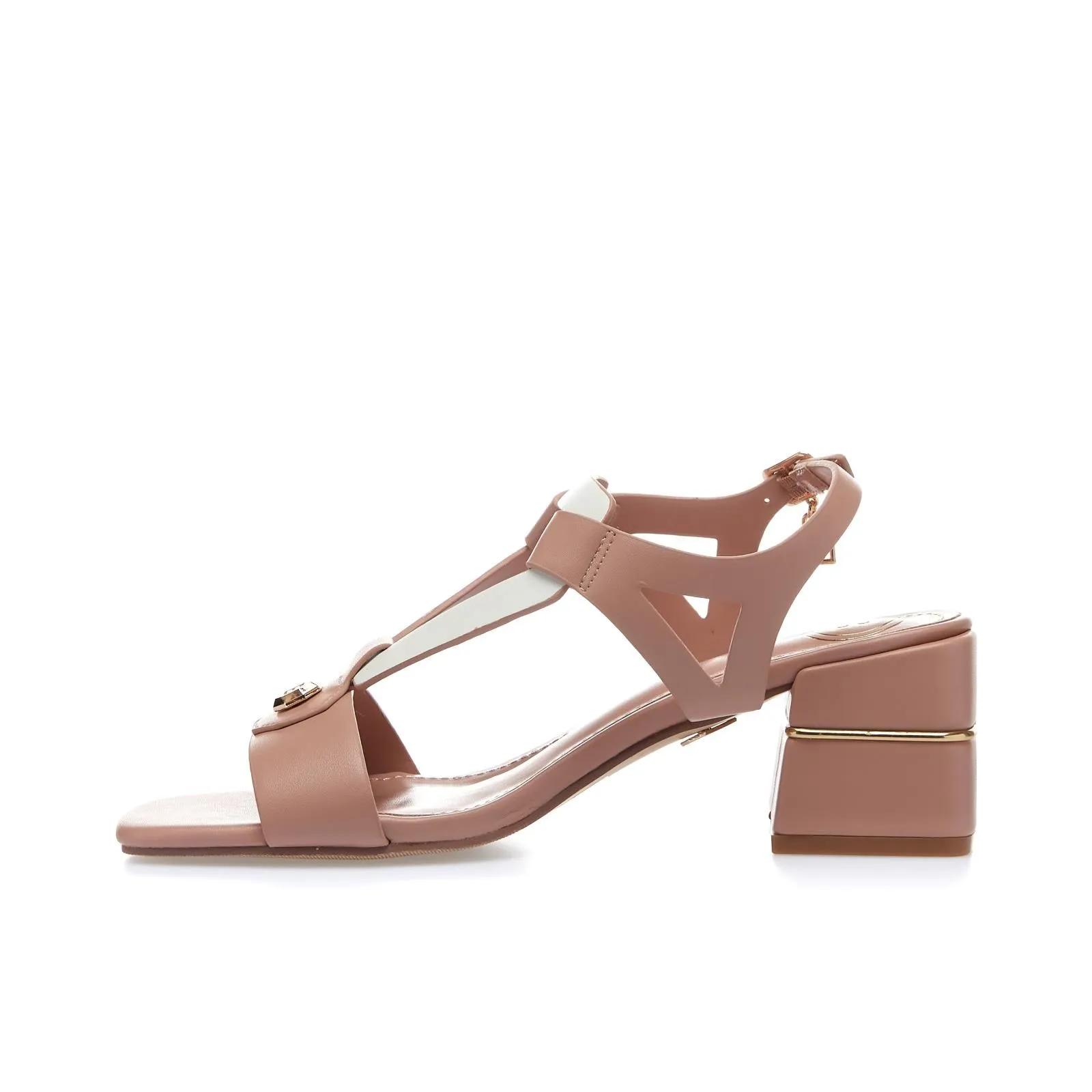 Sandali beige con tacco largo