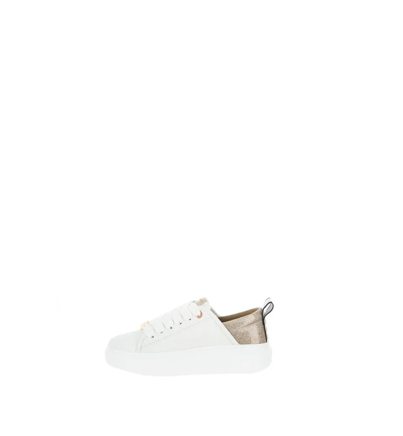 Sneakers con lacci