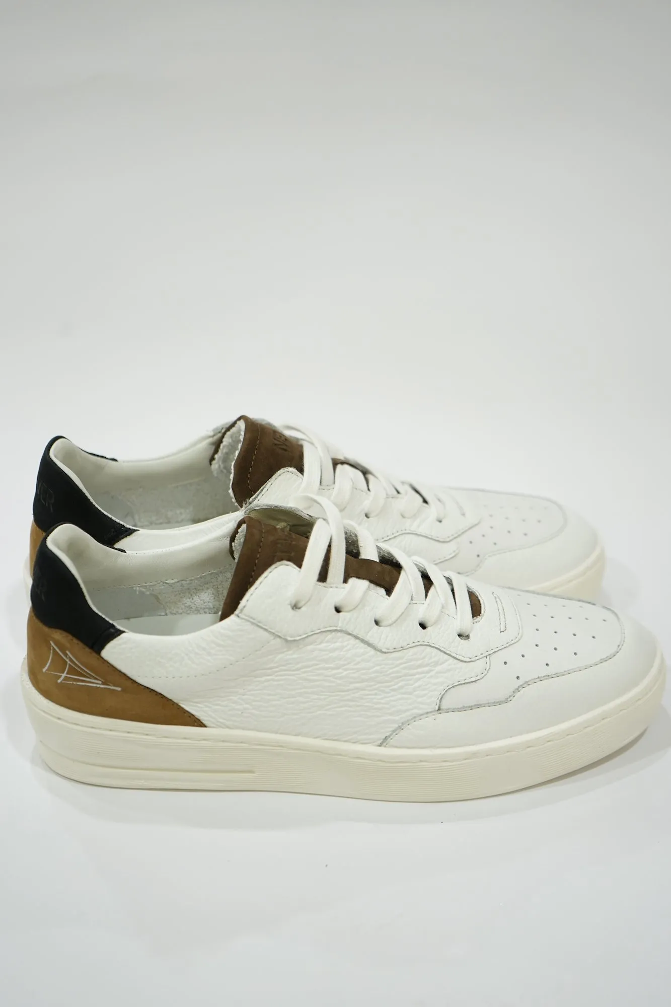 Sneakers NEVVER