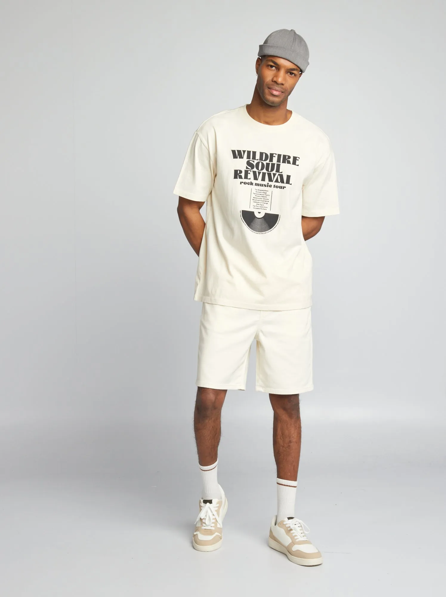 T-shirt stile oversize con stampa - BIANCO